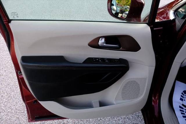 2017 Chrysler Pacifica Touring L