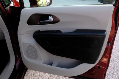 2017 Chrysler Pacifica Touring L