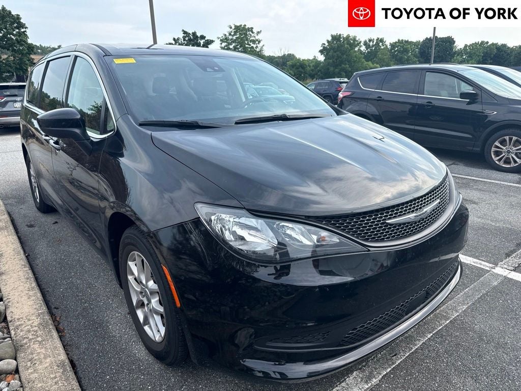 2024 Chrysler Voyager LX