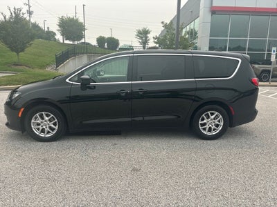2024 Chrysler Voyager LX
