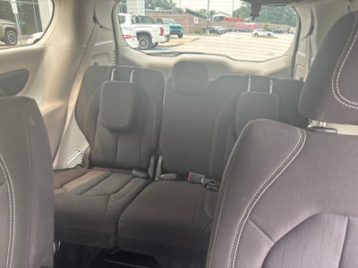 2024 Chrysler Voyager LX