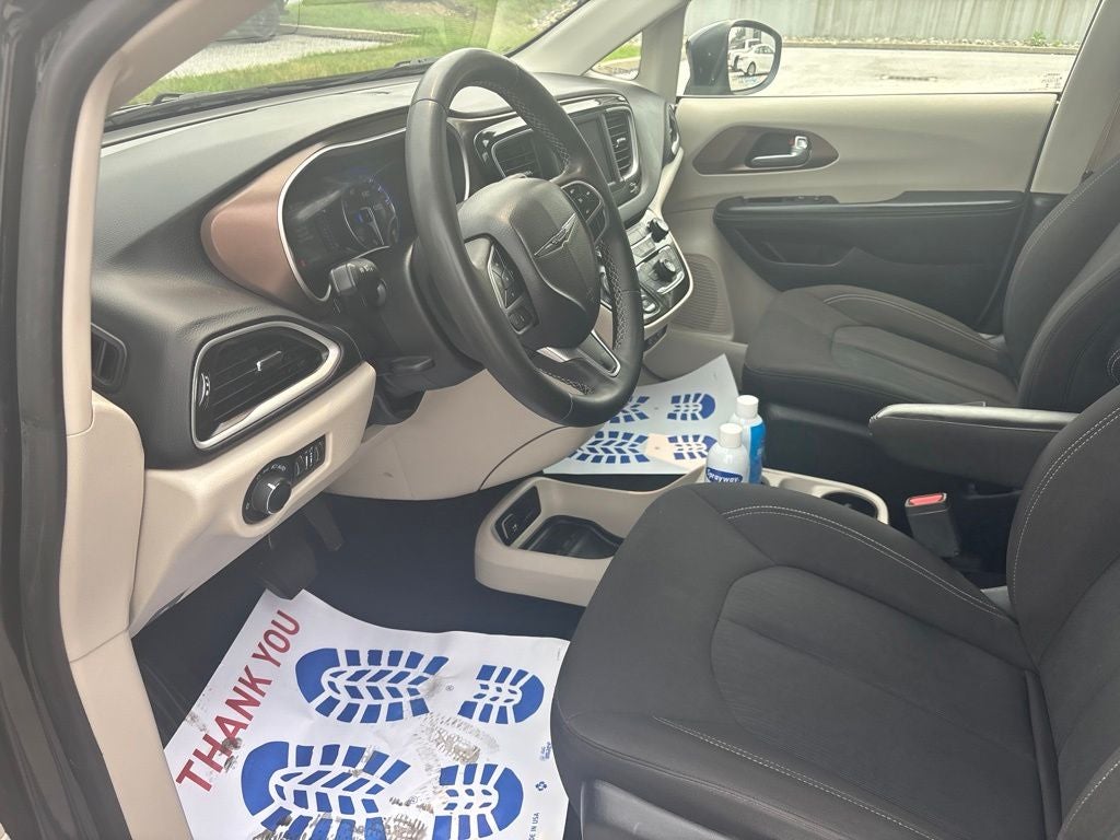 2024 Chrysler Voyager LX