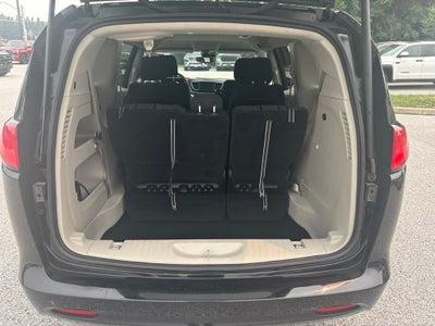 2024 Chrysler Voyager LX