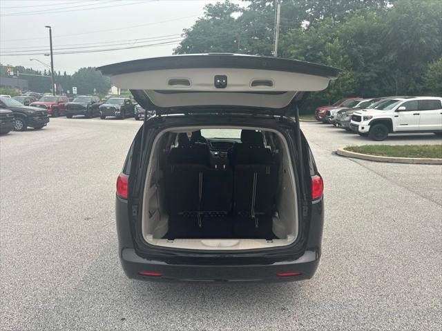 2024 Chrysler Voyager LX