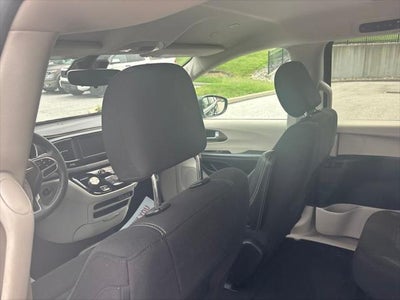 2024 Chrysler Voyager LX