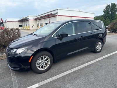 2024 Chrysler Voyager LX