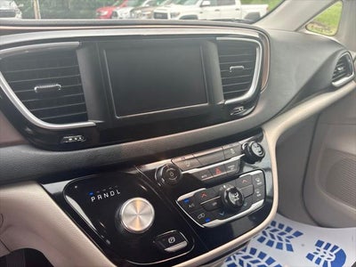 2024 Chrysler Voyager LX