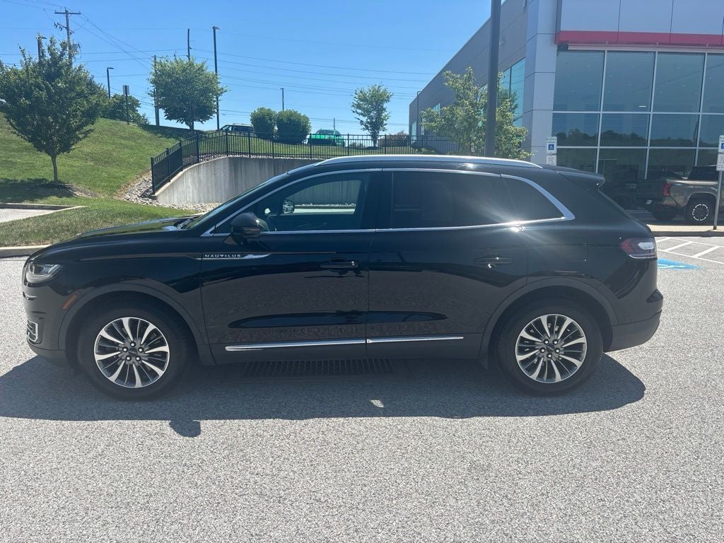 2019 Lincoln Nautilus Select