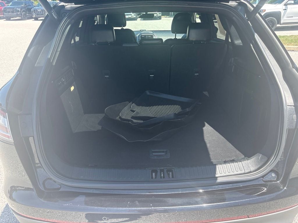 2019 Lincoln Nautilus Select