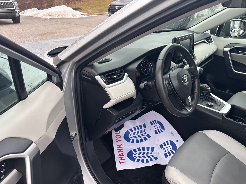 2022 Toyota RAV4 Hybrid XLE Premium