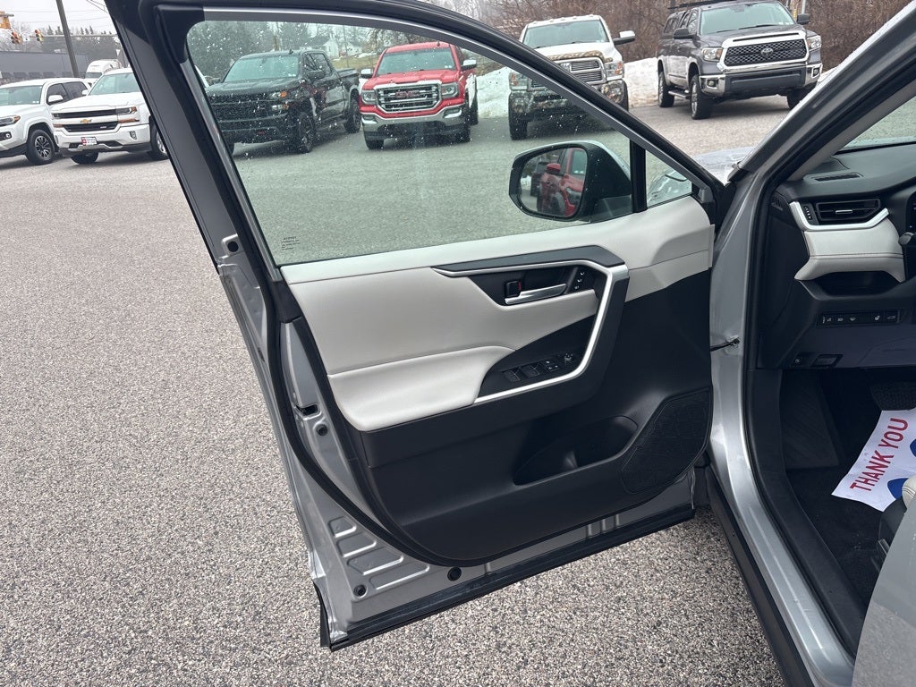 2022 Toyota RAV4 Hybrid XLE Premium