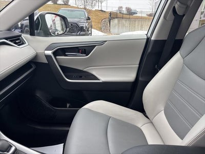 2022 Toyota RAV4 Hybrid XLE Premium