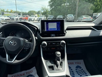 2025 Toyota RAV4 XLE