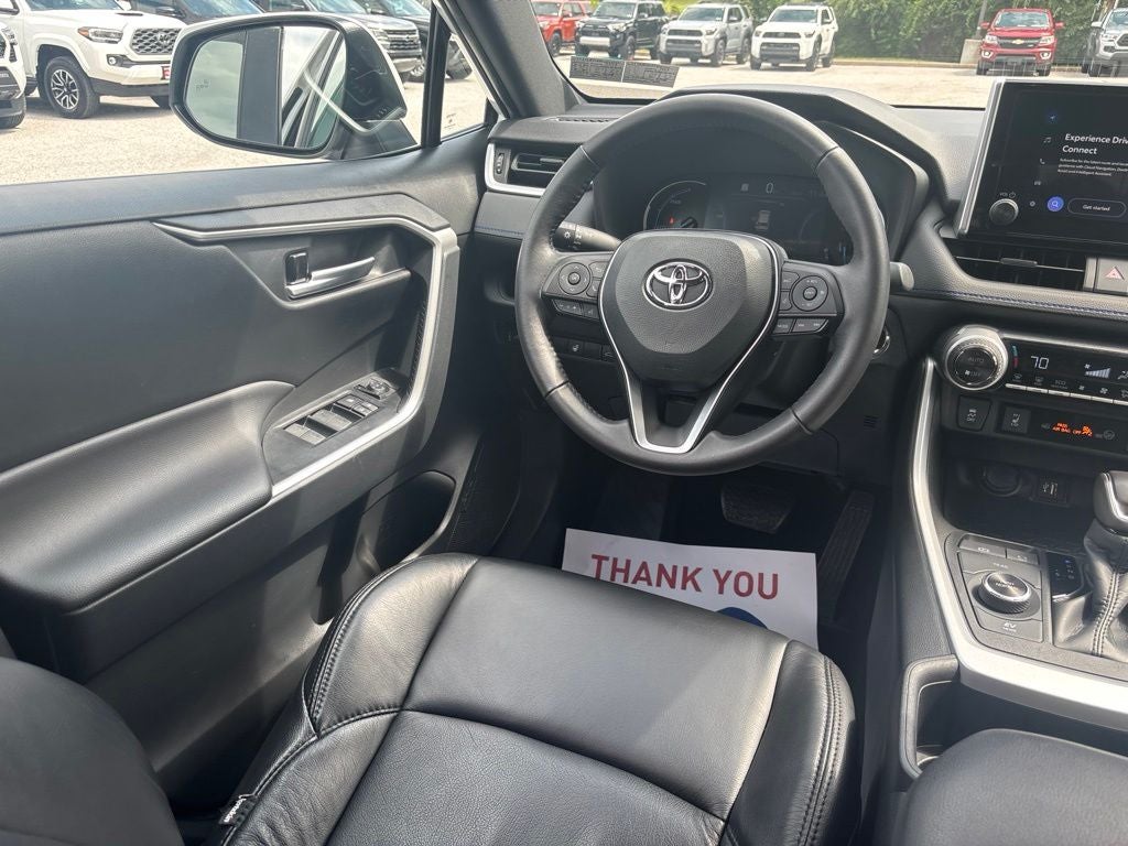 2023 Toyota RAV4 Hybrid SE