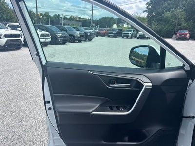 2023 Toyota RAV4 Hybrid SE