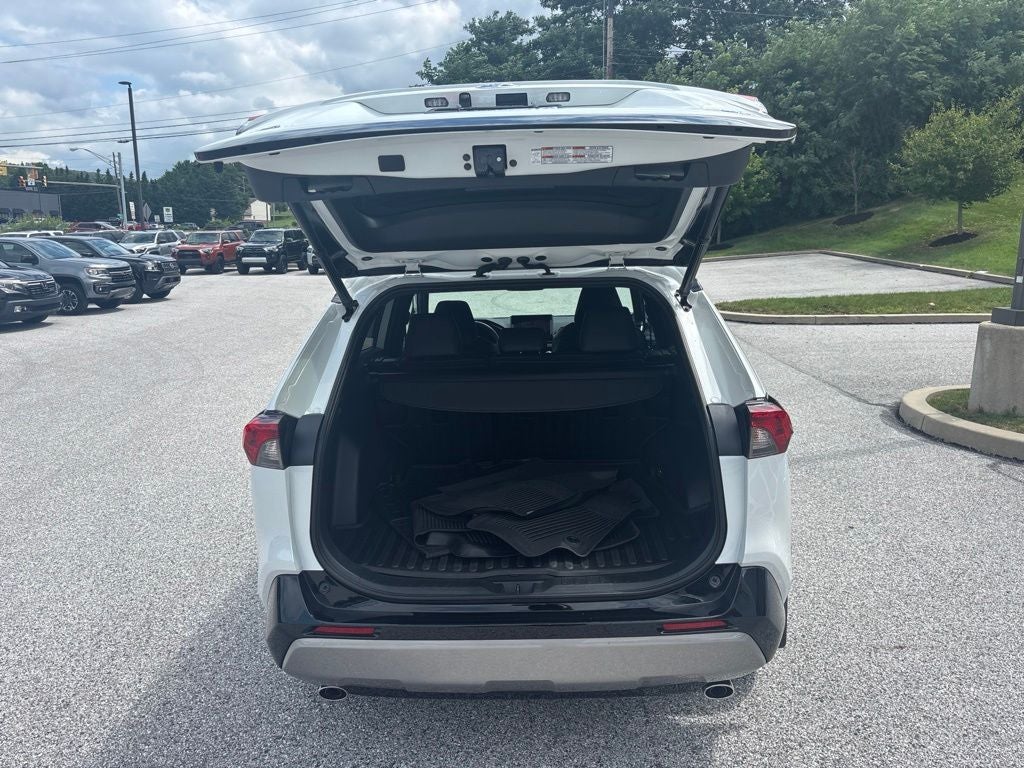 2023 Toyota RAV4 Hybrid SE