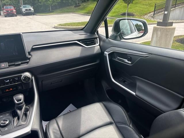2023 Toyota RAV4 Hybrid SE