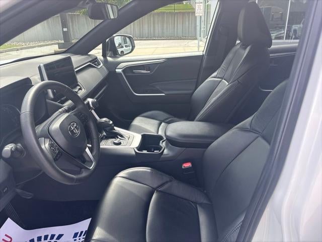 2023 Toyota RAV4 Hybrid SE