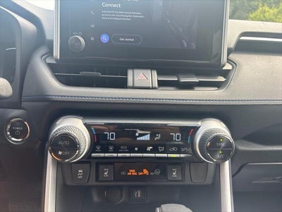 2023 Toyota RAV4 Hybrid SE