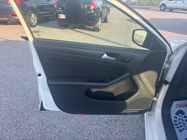 2013 Volkswagen Jetta 2.0L S