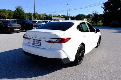 2025 Toyota Camry SE