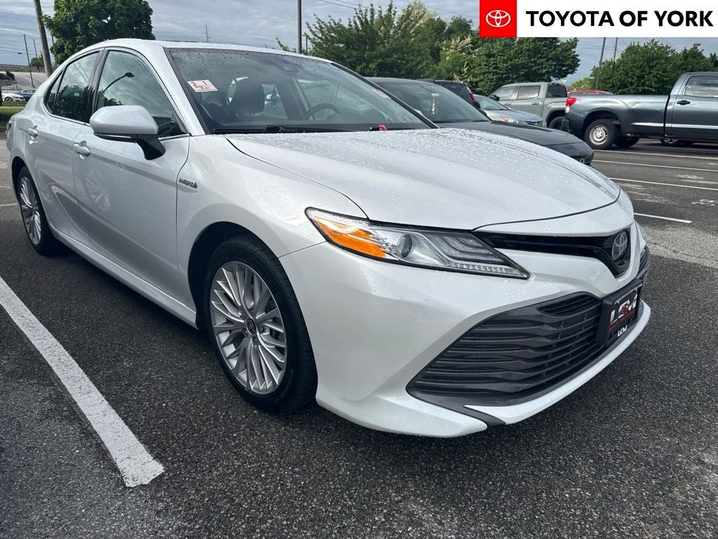 2020 Toyota Camry Hybrid XLE