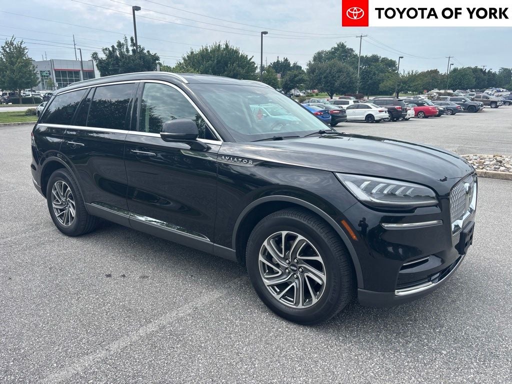 2023 Lincoln Aviator Livery Premium