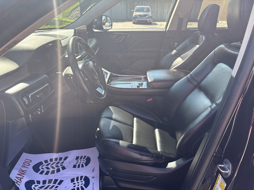 2023 Lincoln Aviator Livery Premium