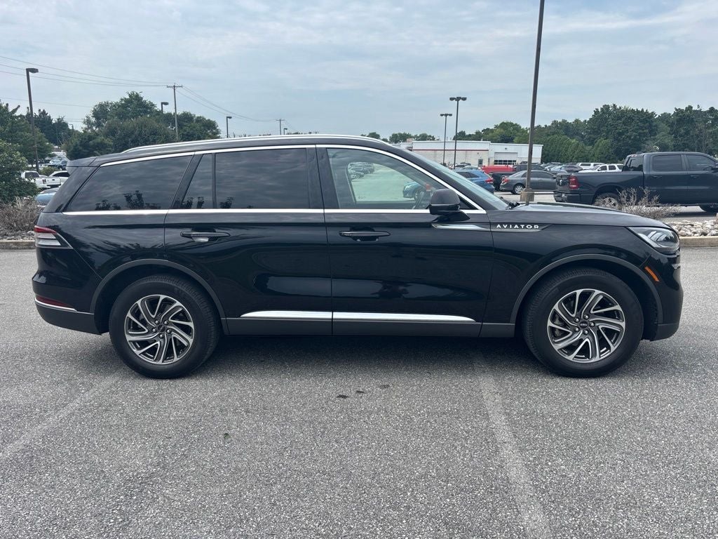 2023 Lincoln Aviator Livery Premium