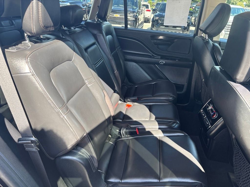 2023 Lincoln Aviator Livery Premium
