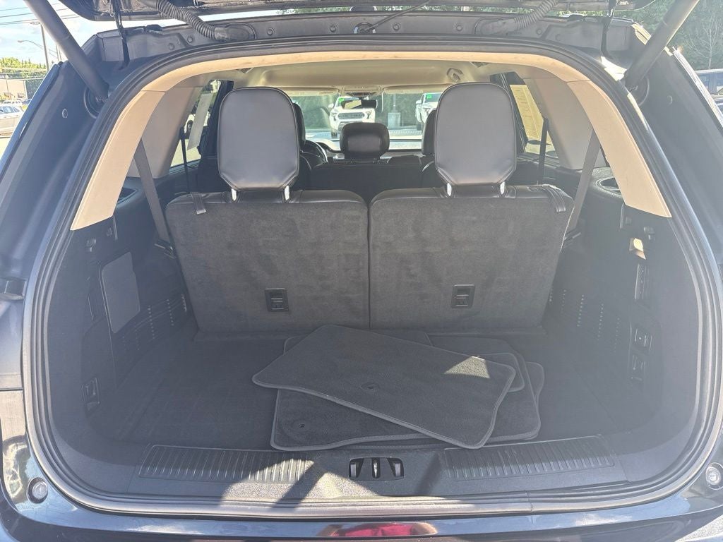2023 Lincoln Aviator Livery Premium