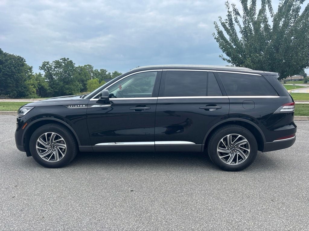 2023 Lincoln Aviator Livery Premium