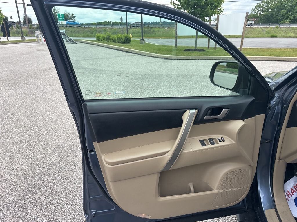 2011 Toyota Highlander SE