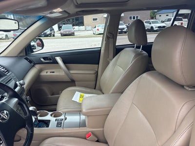 2011 Toyota Highlander SE