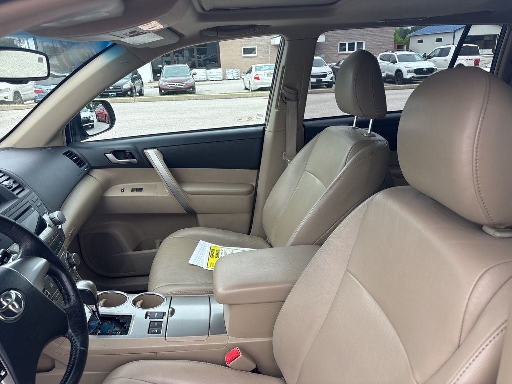 2011 Toyota Highlander SE