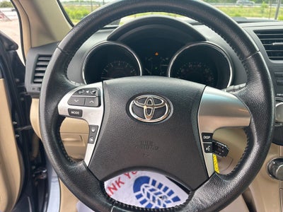 2011 Toyota Highlander SE