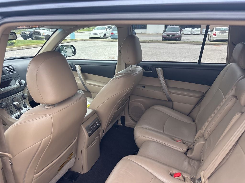 2011 Toyota Highlander SE