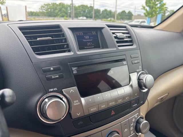 2011 Toyota Highlander SE