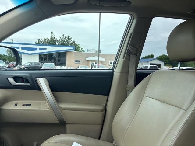 2011 Toyota Highlander SE
