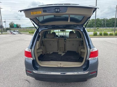 2011 Toyota Highlander SE