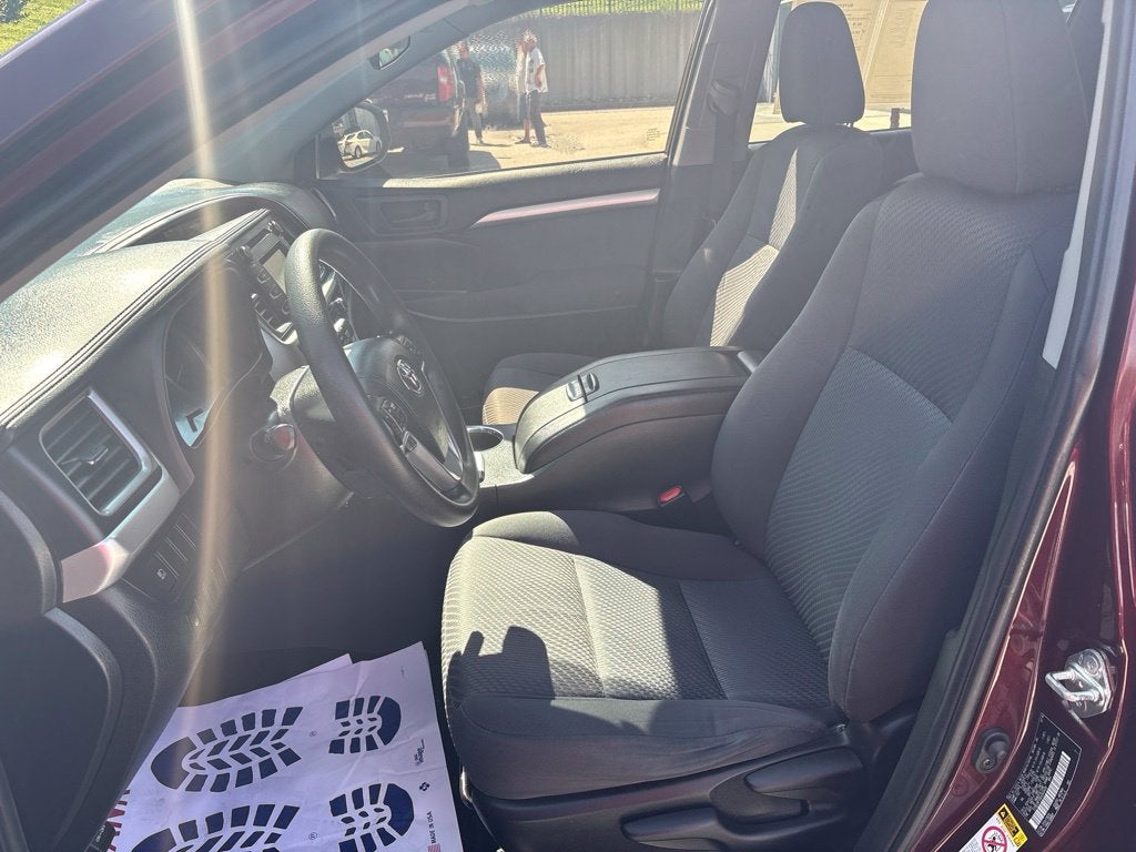 2019 Toyota Highlander LE