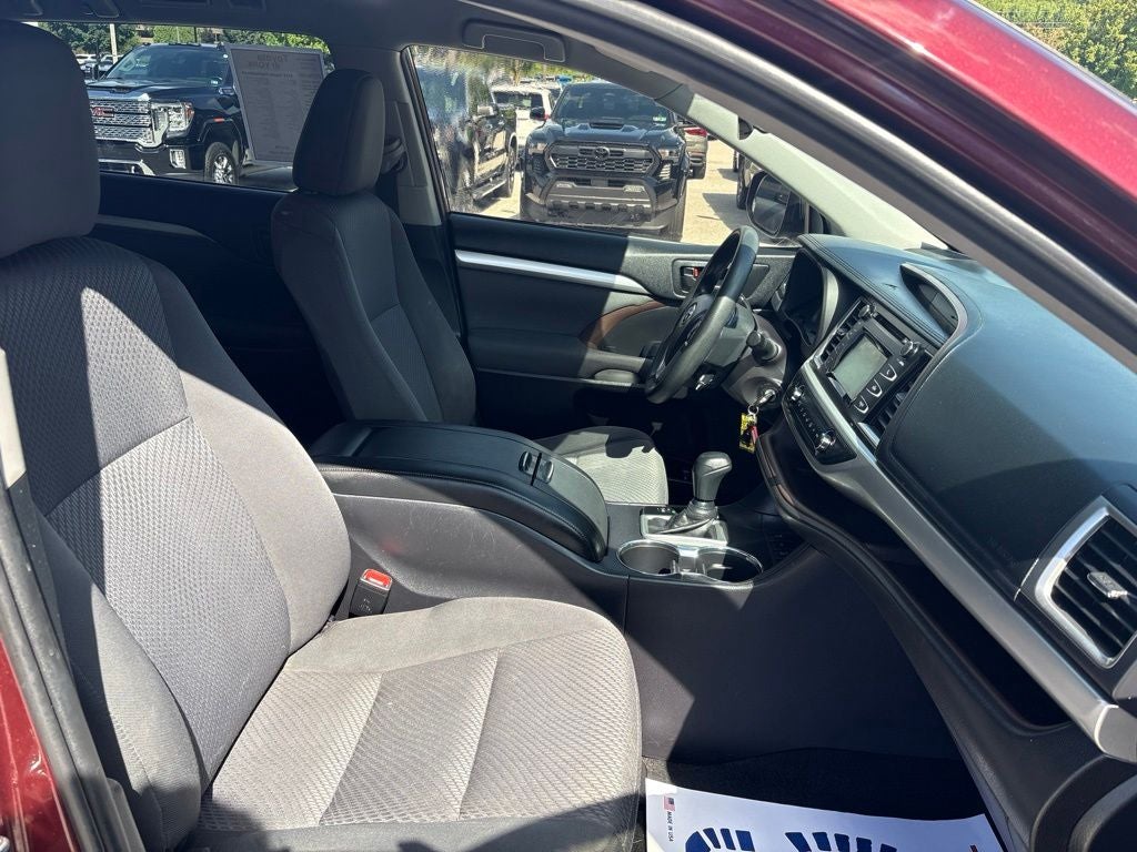 2019 Toyota Highlander LE
