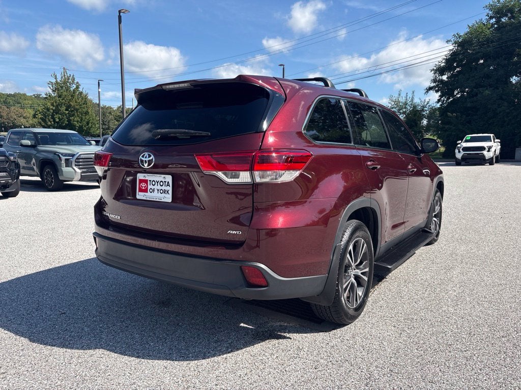 2019 Toyota Highlander LE