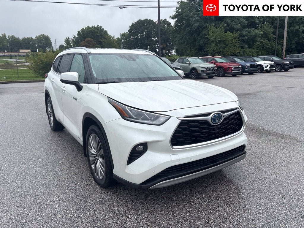 2021 Toyota Highlander Hybrid Platinum