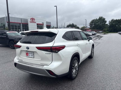 2021 Toyota Highlander Hybrid Platinum
