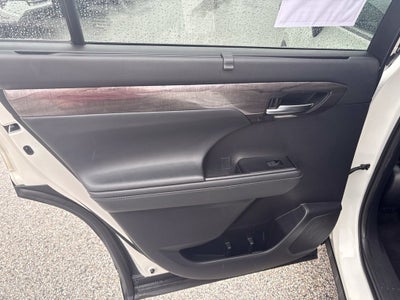 2021 Toyota Highlander Hybrid Platinum