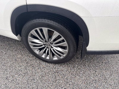2021 Toyota Highlander Hybrid Platinum