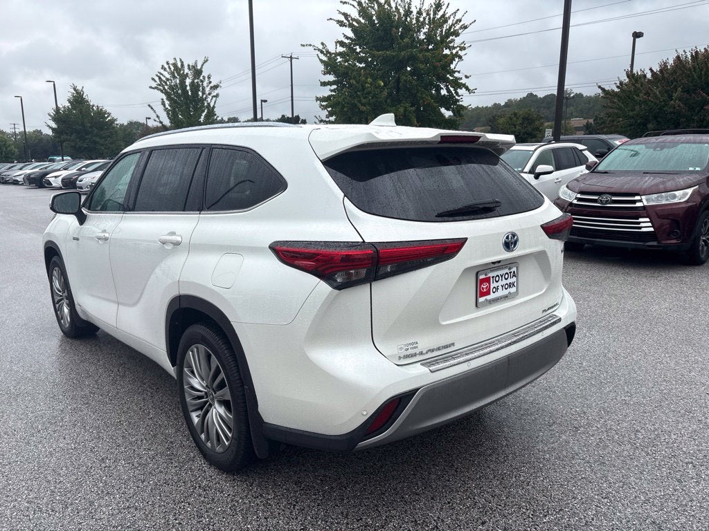 2021 Toyota Highlander Hybrid Platinum