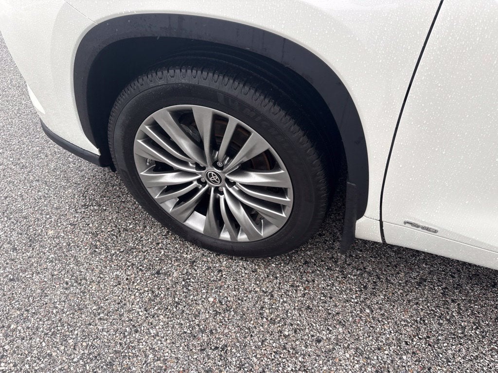 2021 Toyota Highlander Hybrid Platinum