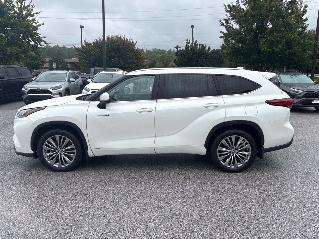 2021 Toyota Highlander Hybrid Platinum
